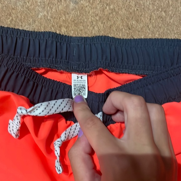 Under Armor Kids XL Shorts - Picture 2 of 2